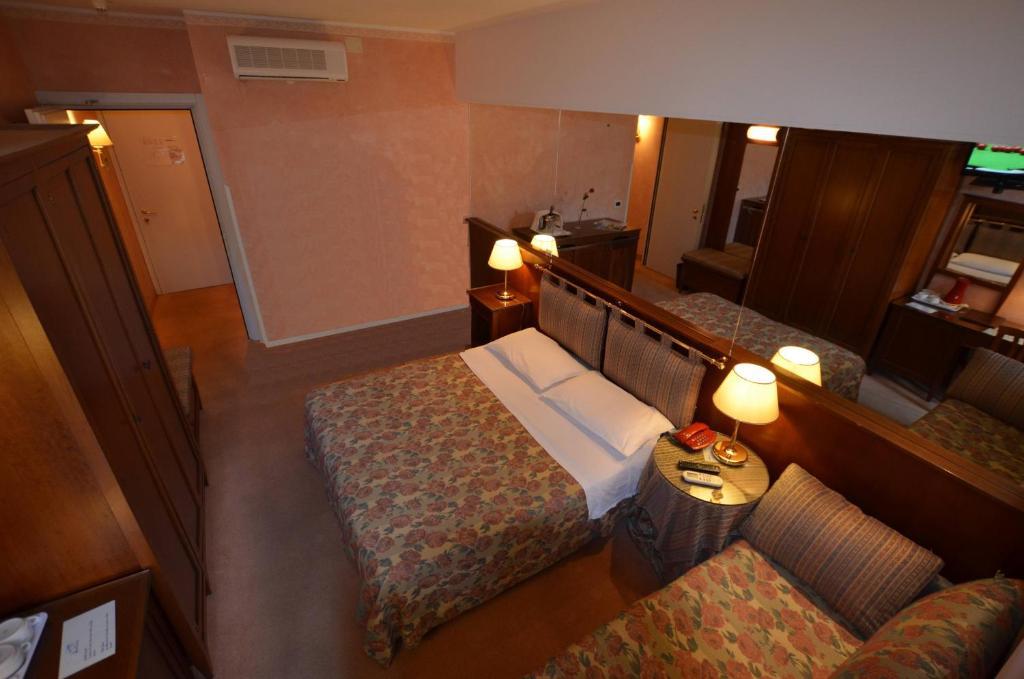 Hotel Astro リニャーノ・サッビアドーロ 部屋 写真
