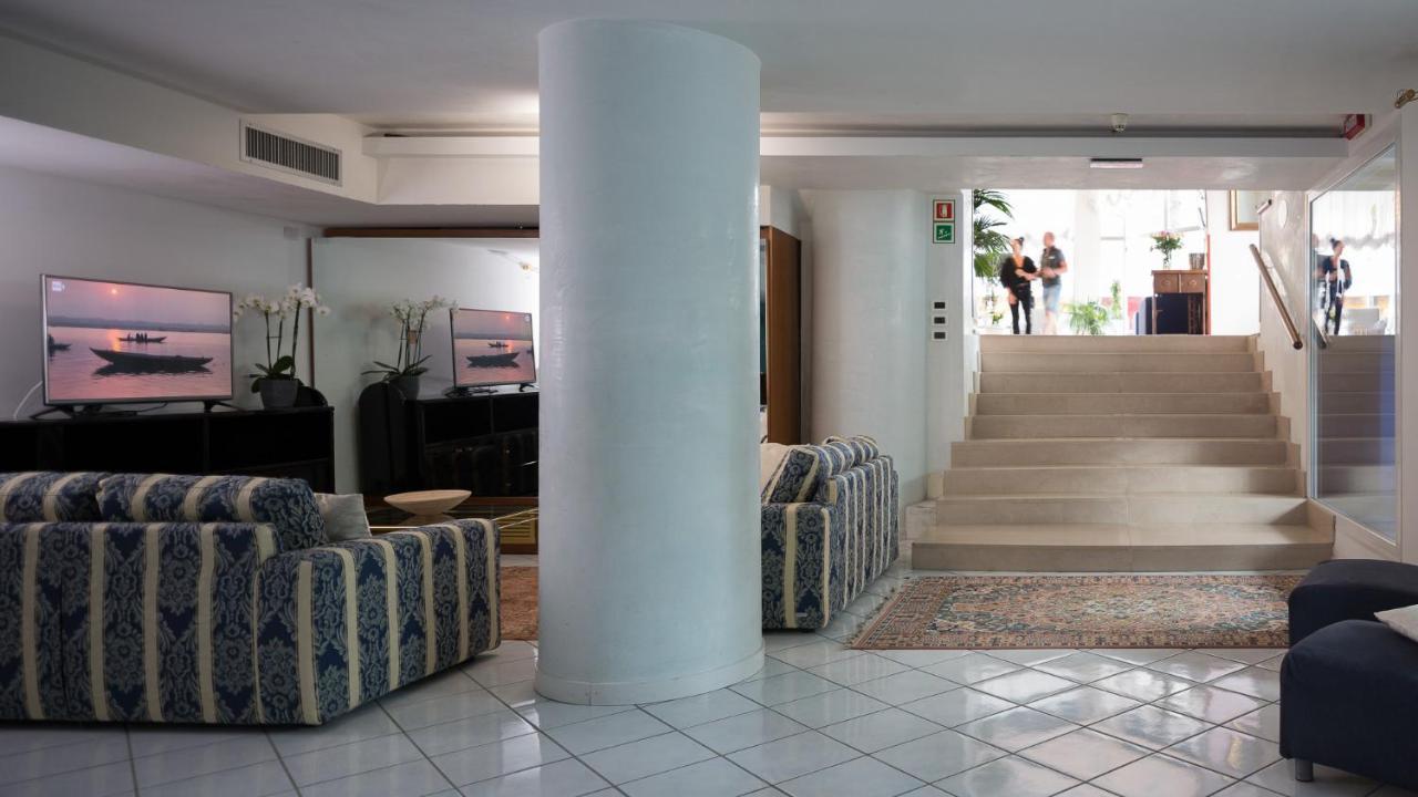 Hotel Astro リニャーノ・サッビアドーロ エクステリア 写真