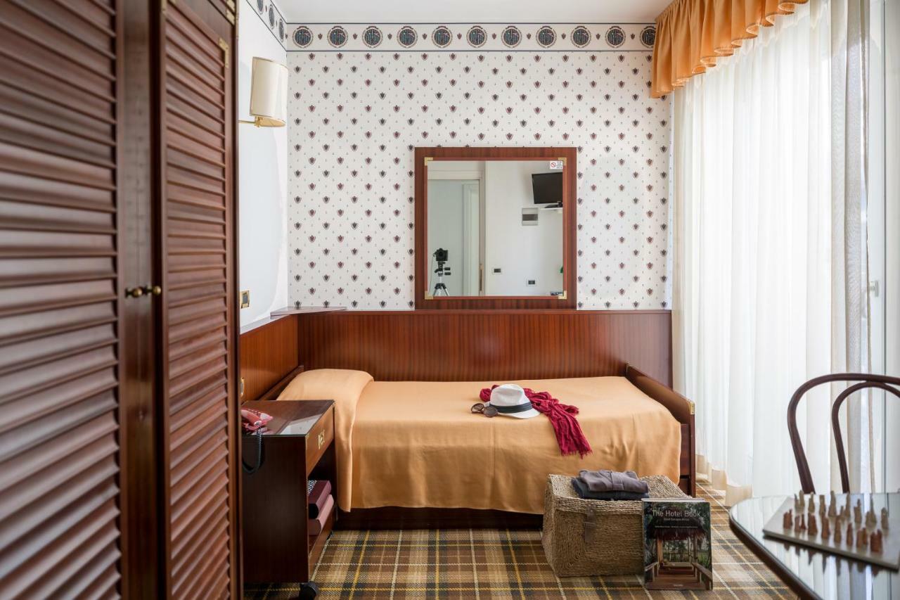Hotel Astro リニャーノ・サッビアドーロ エクステリア 写真