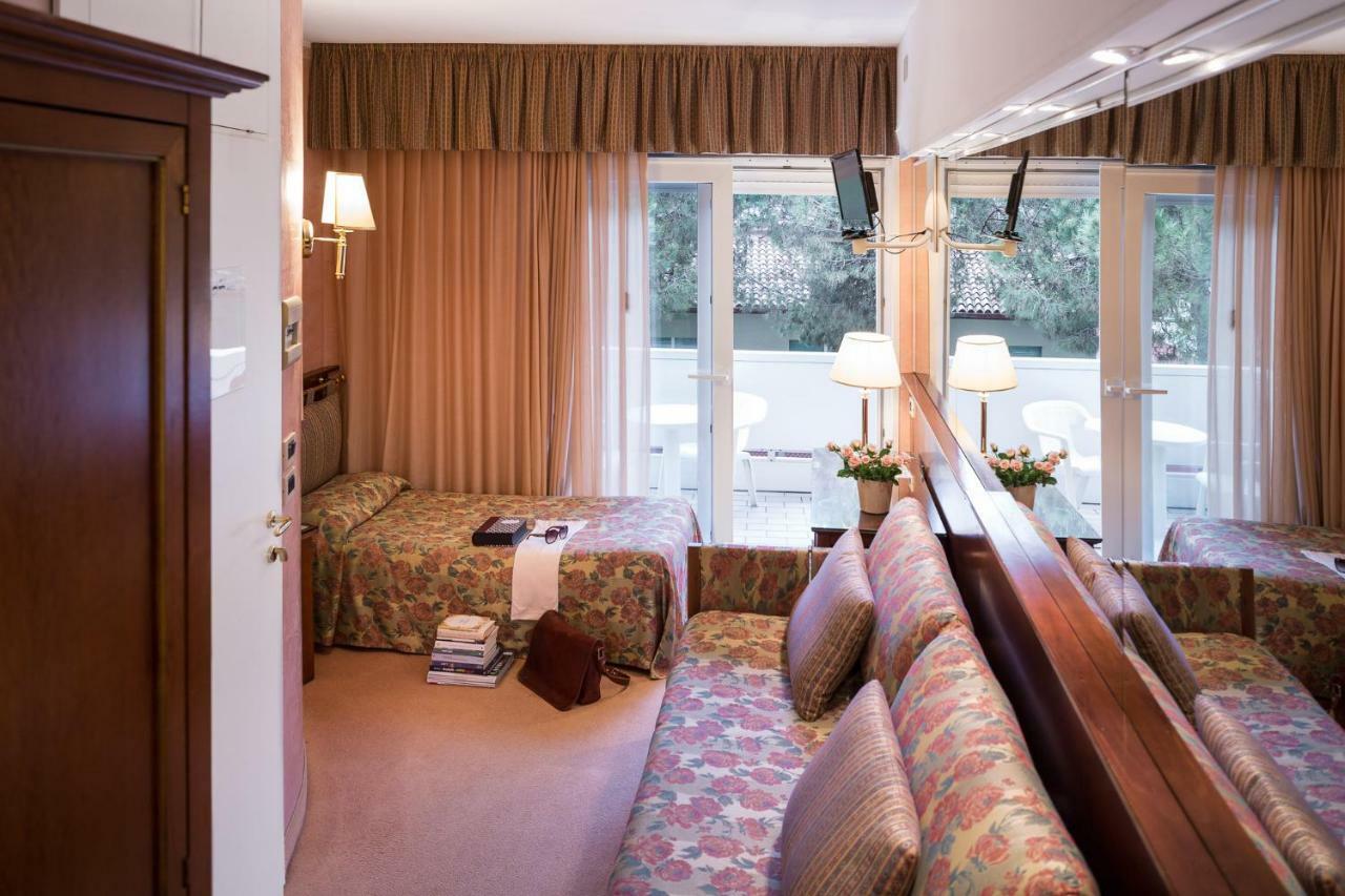 Hotel Astro リニャーノ・サッビアドーロ エクステリア 写真