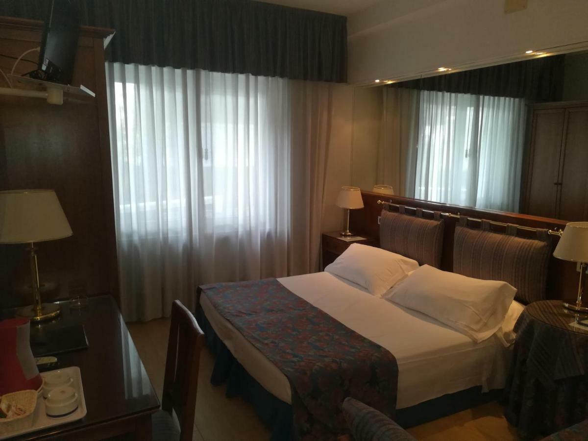 Hotel Astro リニャーノ・サッビアドーロ 部屋 写真